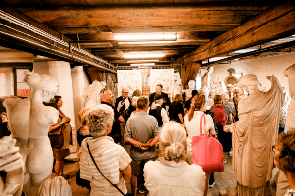 SMK cast collection visit